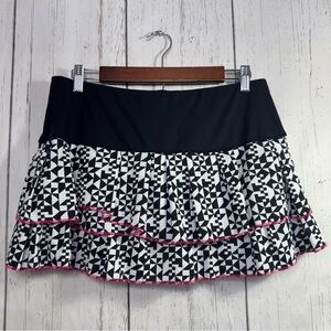 Lucky in Love Black White Ruffle Tennis Skort Built in Shorts Size L Activewear